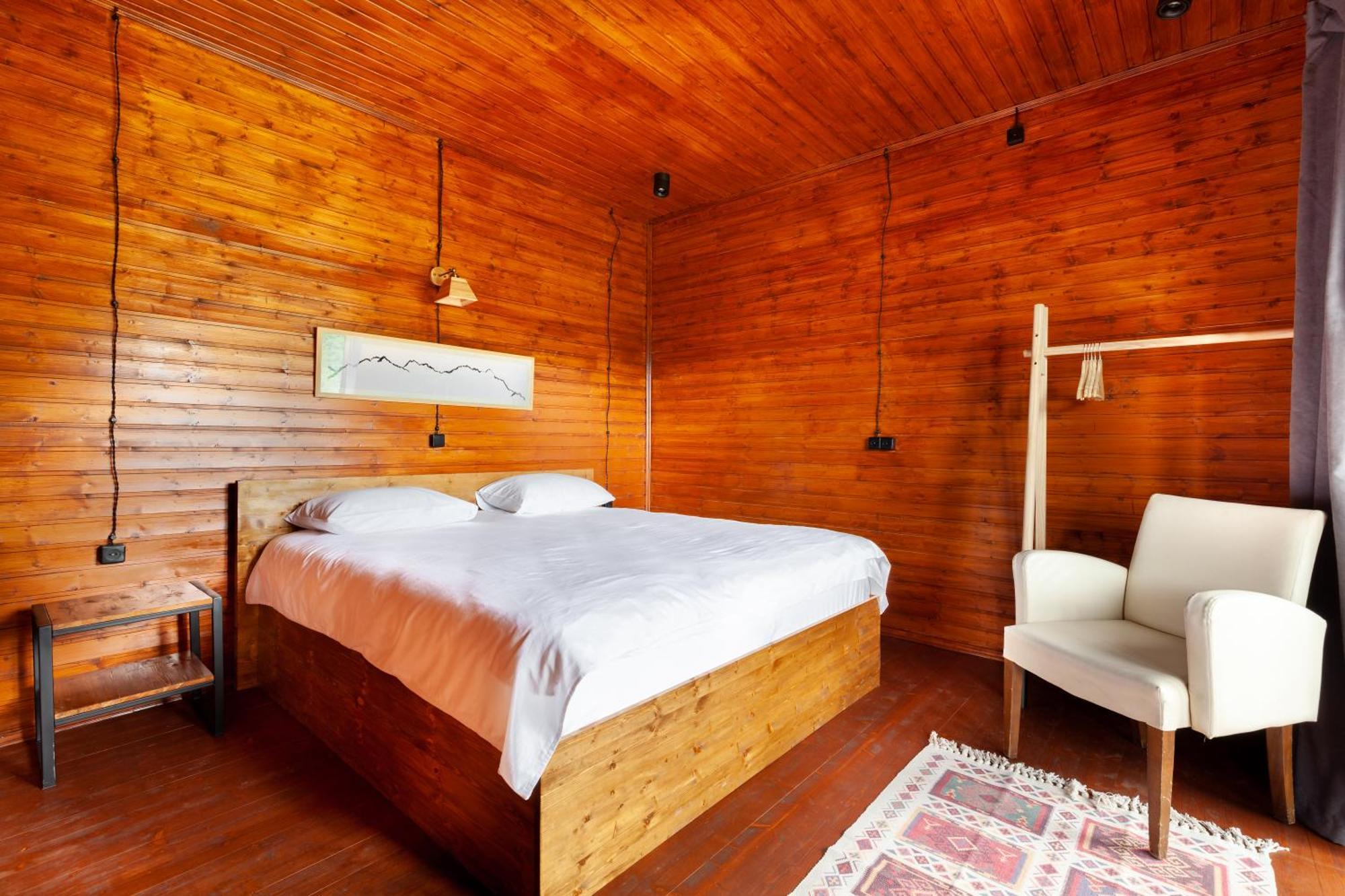 Hillside Tola Holiday home K'vemo Zhoshkha
